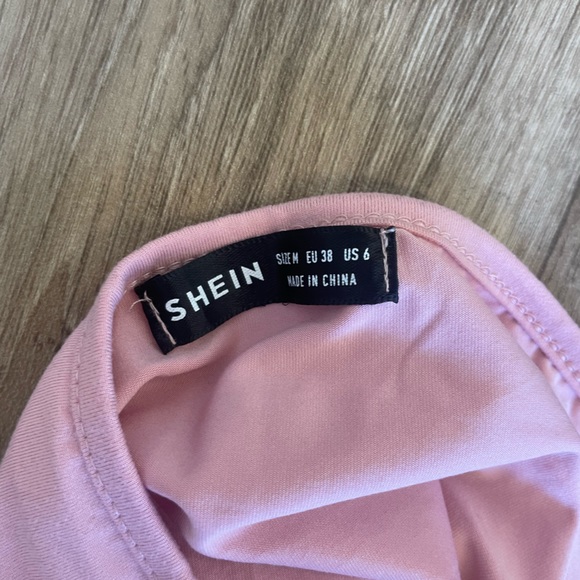 bundle of two crop tops - Picture 5 of 7